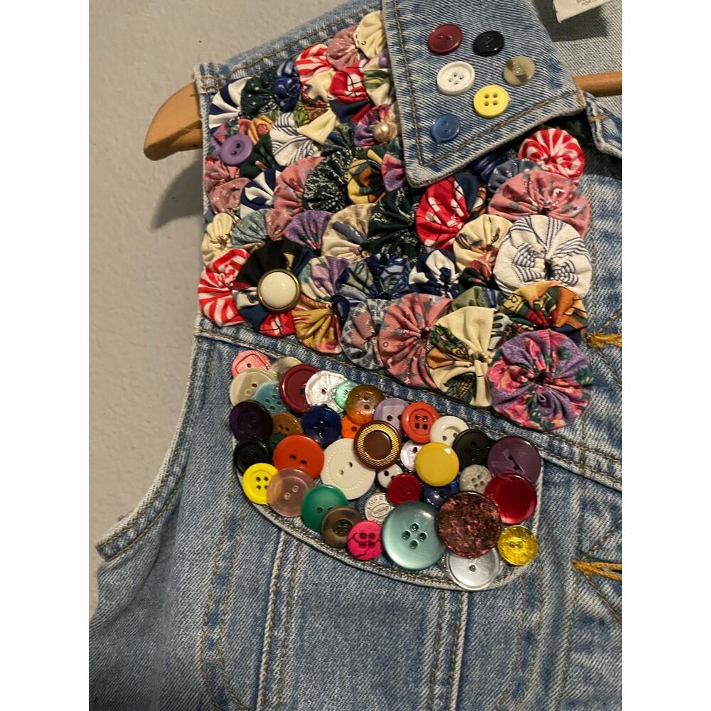 VTG Old Navy Vest Womens Medium Denim Button Lace Quilted Embellished Boho 90s - Picture 2 of 7